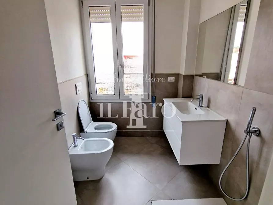 Immagine 29 di Appartamento in vendita  a Campi Bisenzio