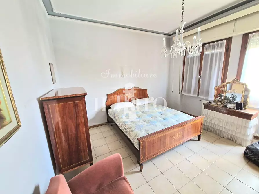 Immagine 38 di Villa in vendita  a Signa