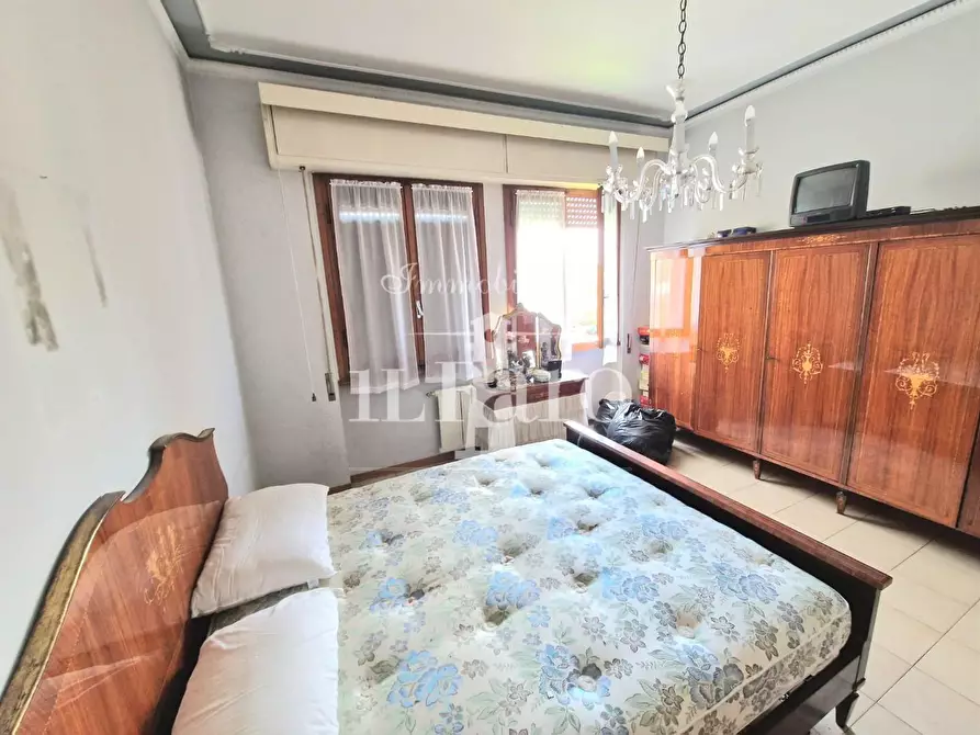 Immagine 37 di Villa in vendita  a Signa