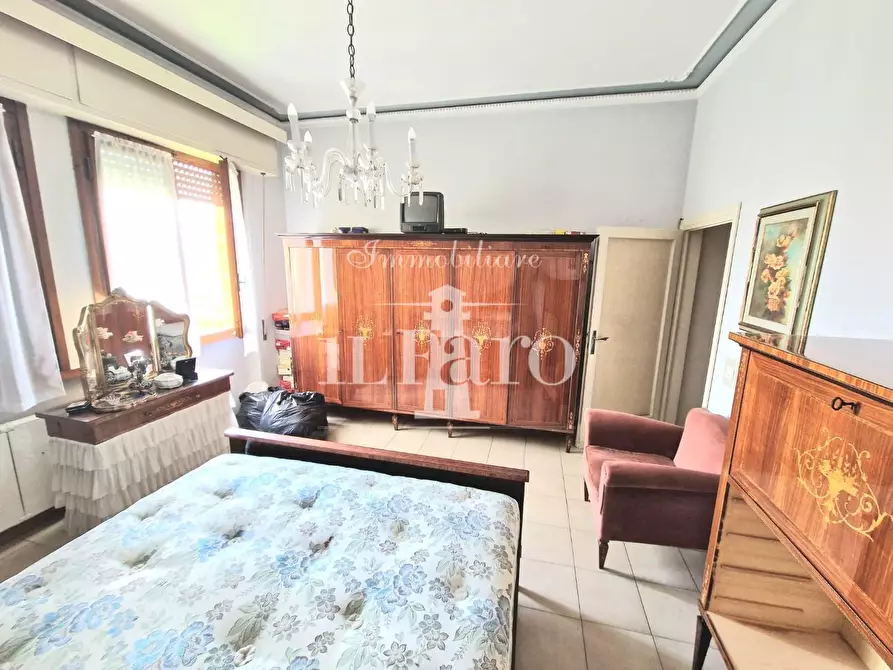 Immagine 5 di Villa in vendita  a Signa