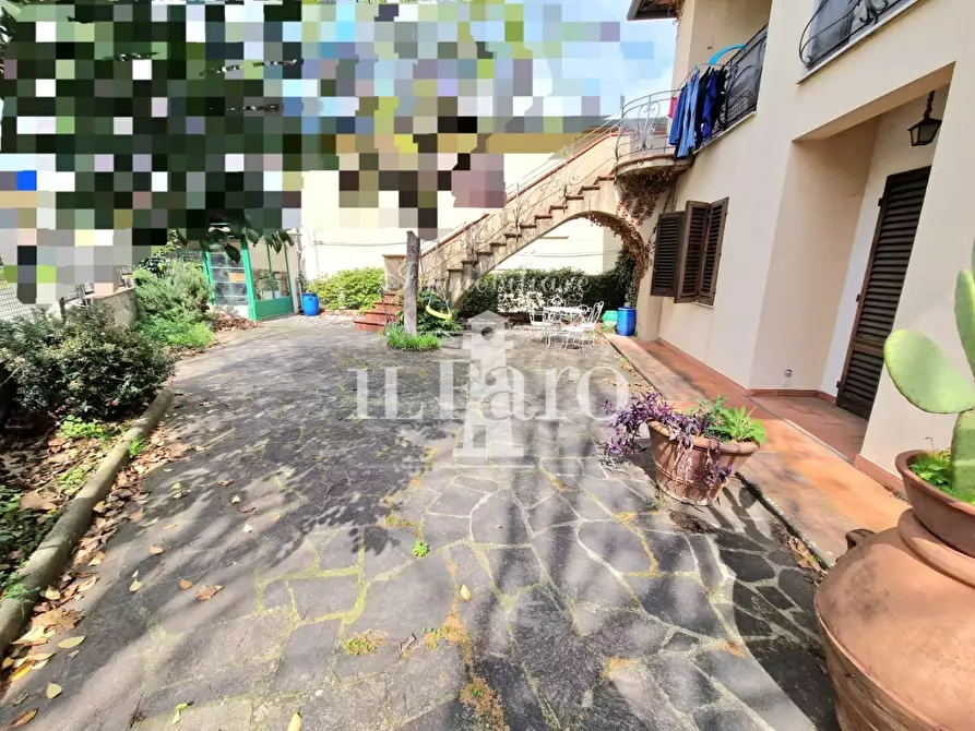 Immagine 45 di Villa in vendita  a Signa