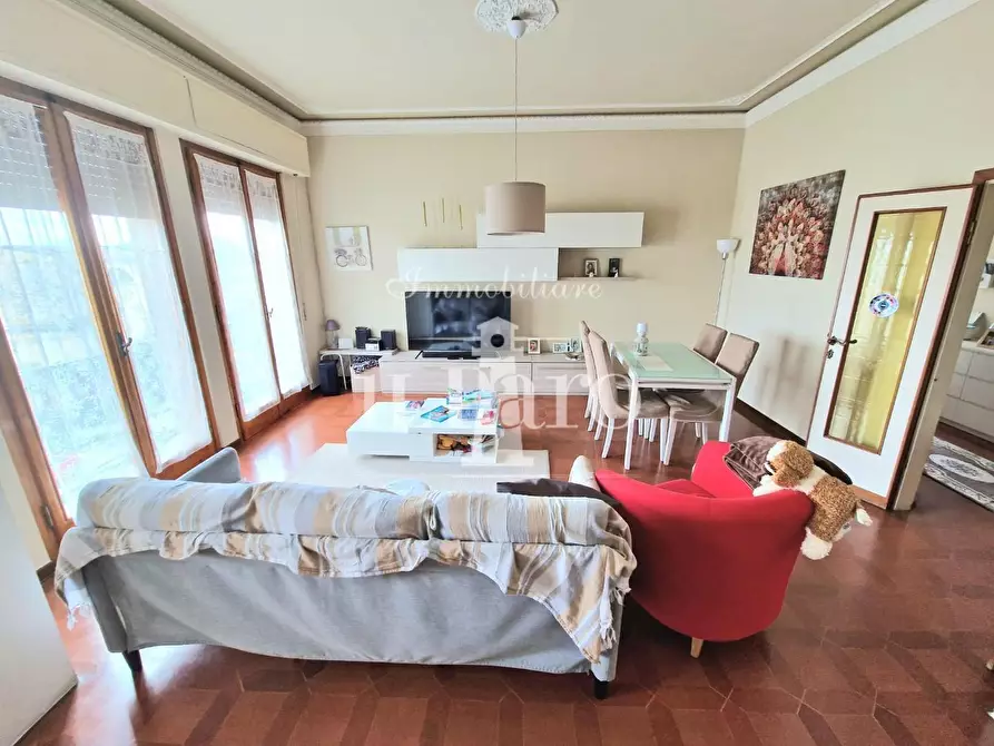 Immagine 4 di Villa in vendita  a Signa