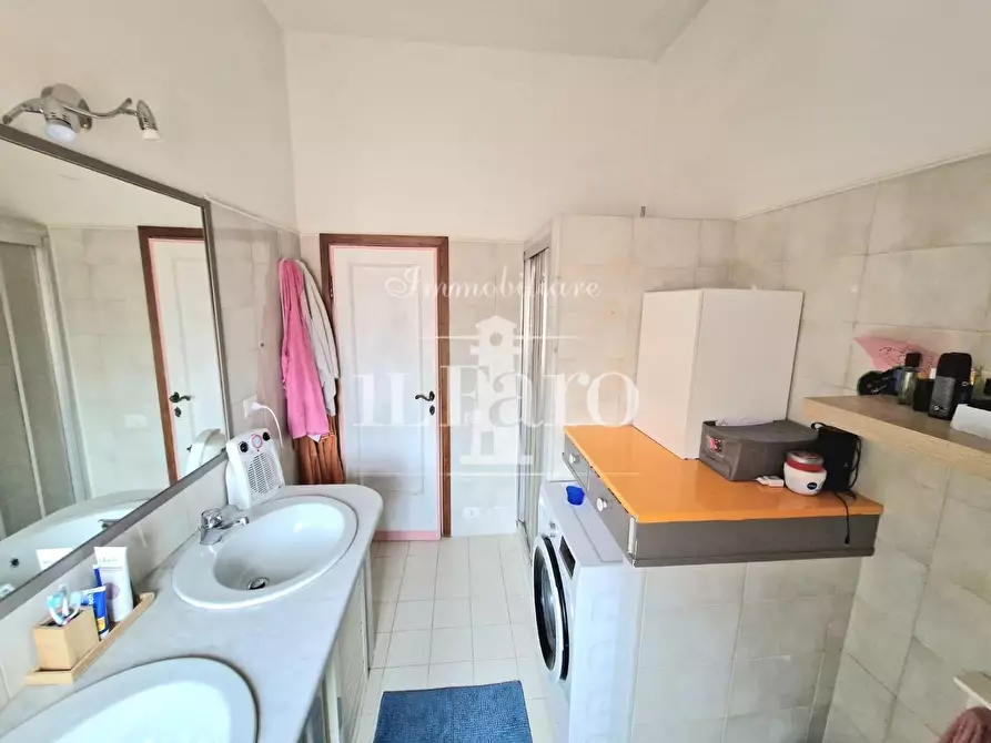 Immagine 25 di Villa in vendita  a Signa