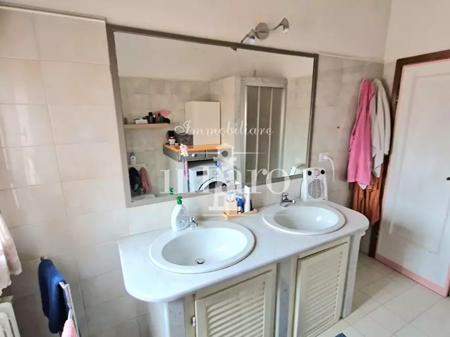 Immagine 24 di Villa in vendita  a Signa