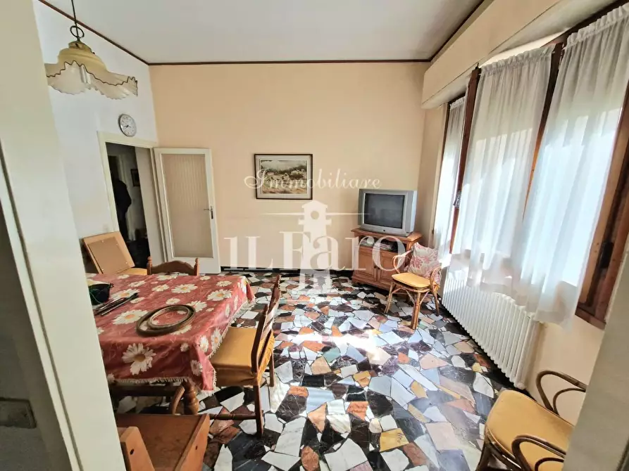 Immagine 29 di Villa in vendita  a Signa