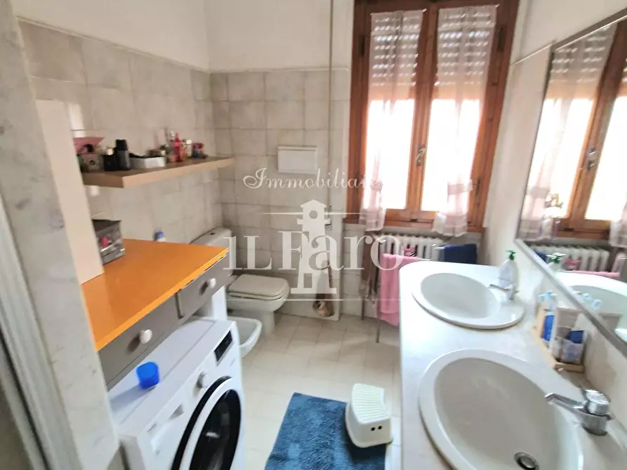 Immagine 23 di Villa in vendita  a Signa