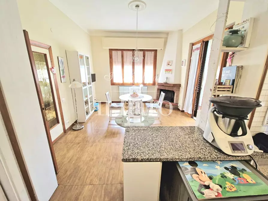 Immagine 9 di Villa in vendita  a Signa