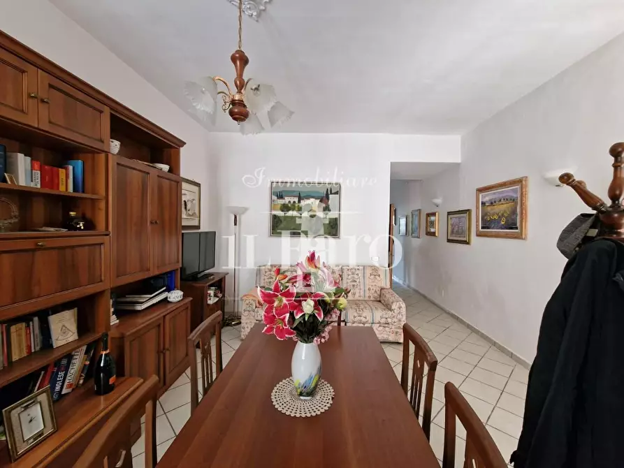 Immagine 1 di Appartamento in vendita  a Prato