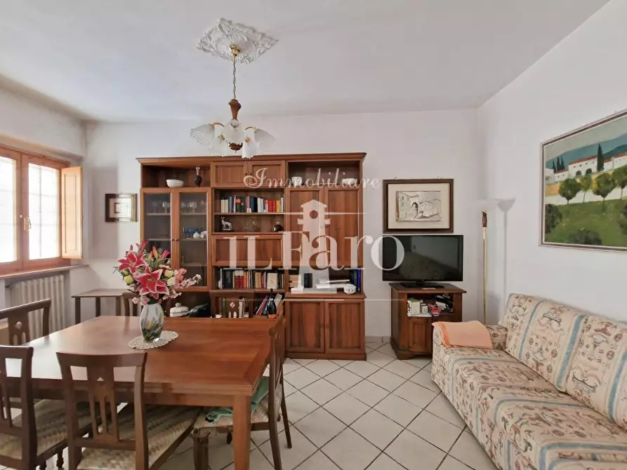 Immagine 3 di Appartamento in vendita  a Prato