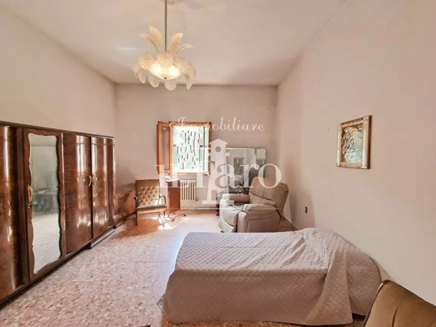 Immagine 11 di Appartamento in vendita  a Prato