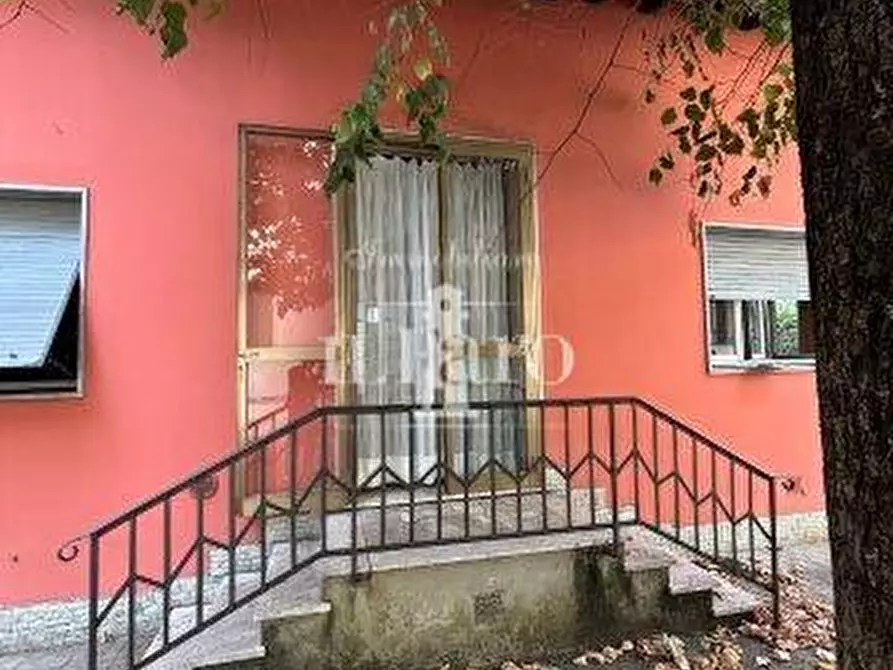 Immagine 2 di Casa indipendente in vendita  a Firenze