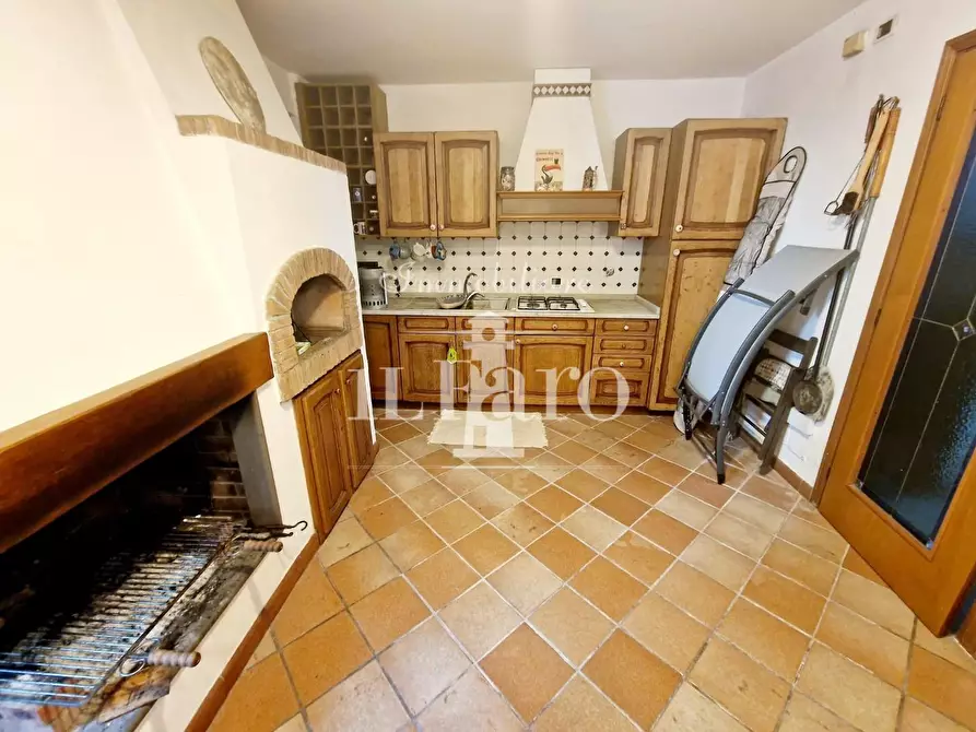 Immagine 30 di Terratetto in vendita  a Campi Bisenzio