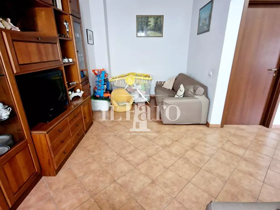 Immagine 27 di Porzione di casa in vendita  a Campi Bisenzio