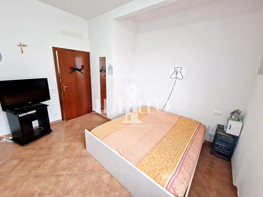 Immagine 29 di Porzione di casa in vendita  a Campi Bisenzio