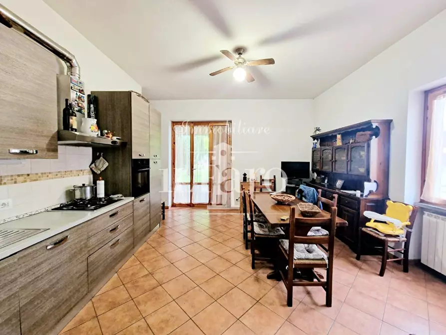 Immagine 18 di Porzione di casa in vendita  a Campi Bisenzio