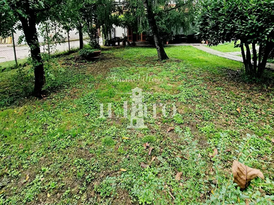 Immagine 8 di Porzione di casa in vendita  a Campi Bisenzio