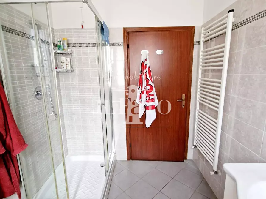 Immagine 51 di Porzione di casa in vendita  a Campi Bisenzio