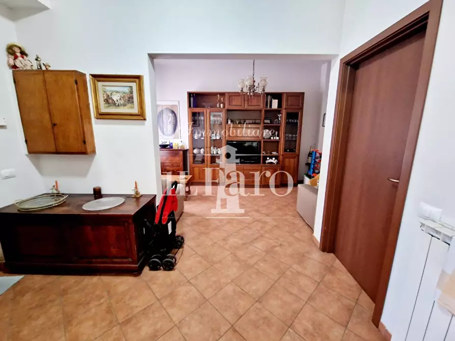 Immagine 25 di Porzione di casa in vendita  a Campi Bisenzio