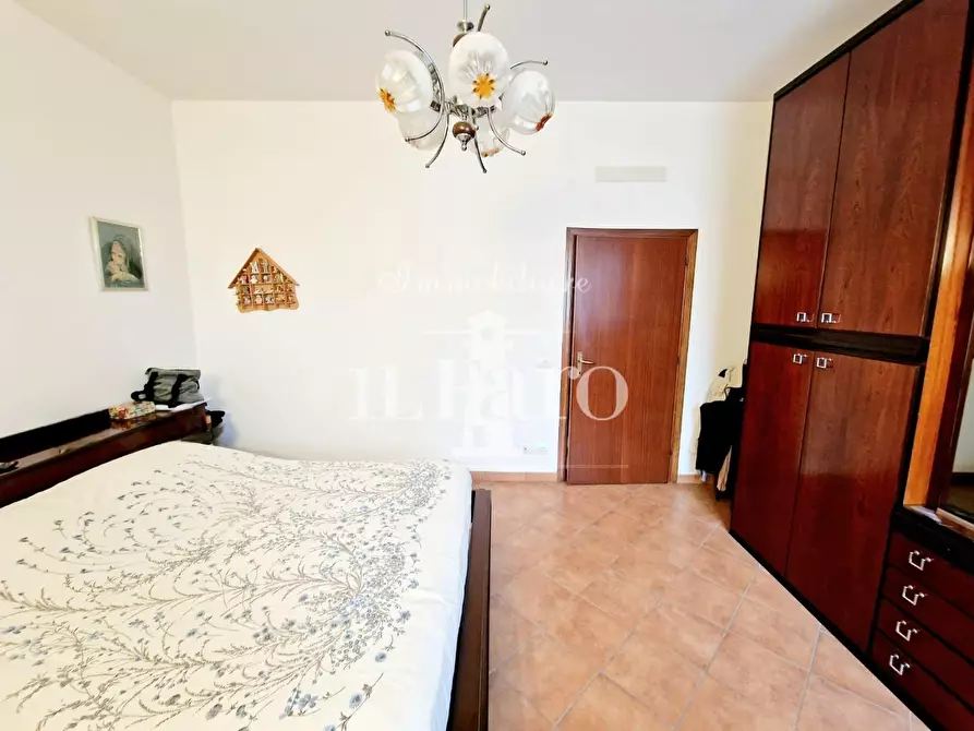 Immagine 34 di Porzione di casa in vendita  a Campi Bisenzio