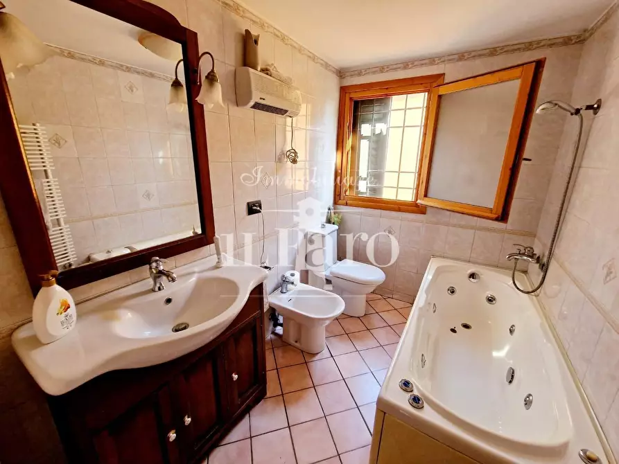 Immagine 39 di Terratetto in vendita  a Campi Bisenzio