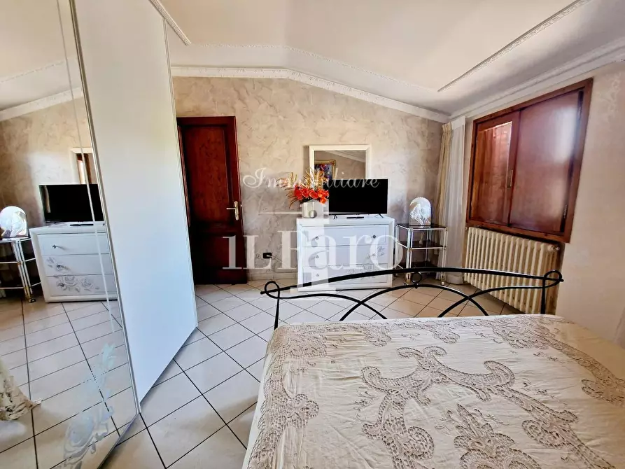 Immagine 23 di Terratetto in vendita  a Campi Bisenzio