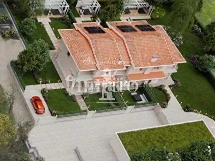 Immagine 3 di Villetta a schiera in vendita  a Campi Bisenzio