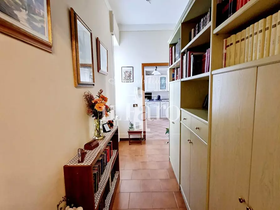 Immagine 45 di Porzione di casa in vendita  a Signa