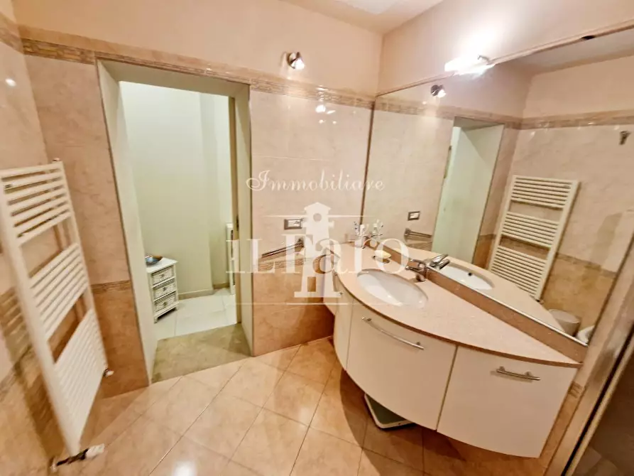 Immagine 62 di Porzione di casa in vendita  a Signa