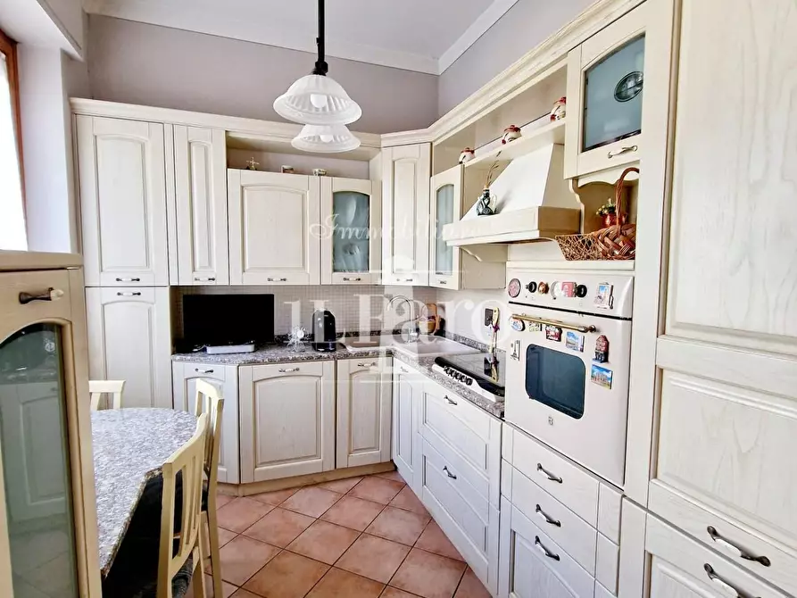 Immagine 55 di Porzione di casa in vendita  a Signa