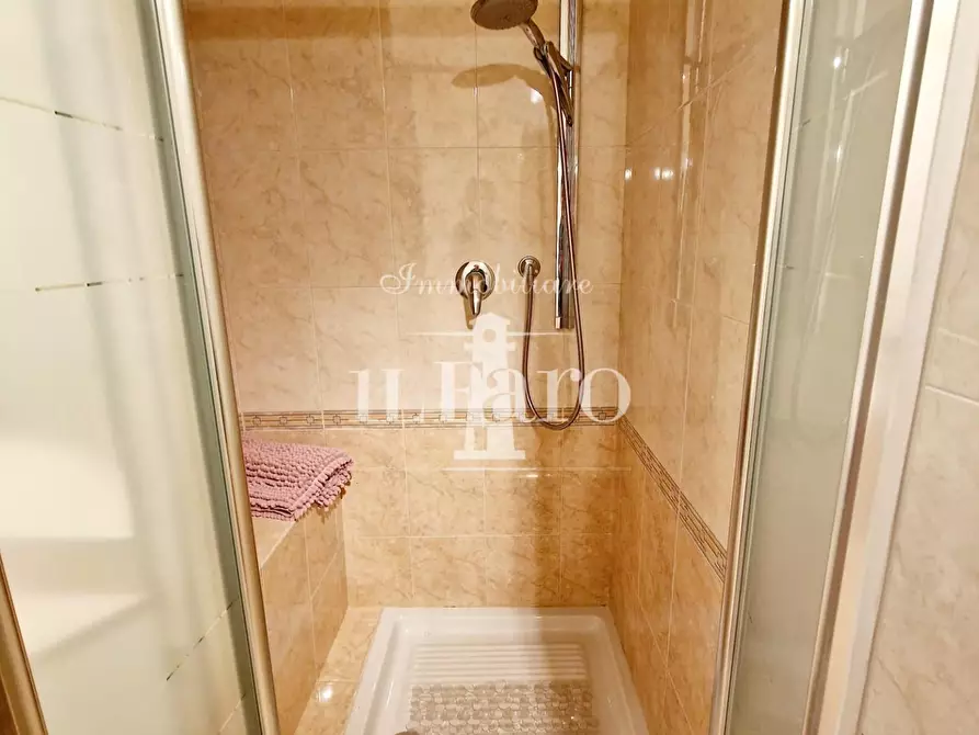 Immagine 64 di Porzione di casa in vendita  a Signa