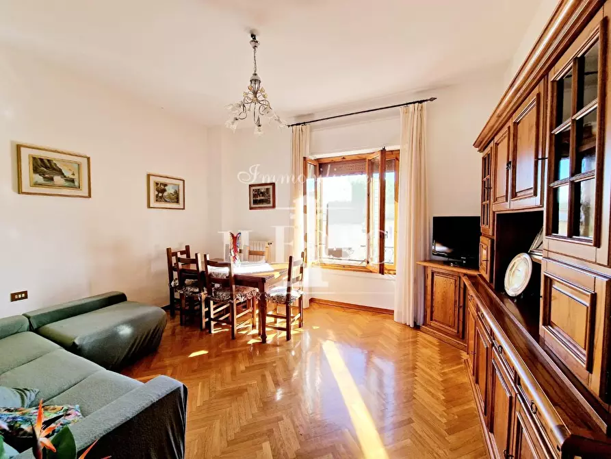 Immagine 43 di Porzione di casa in vendita  a Signa