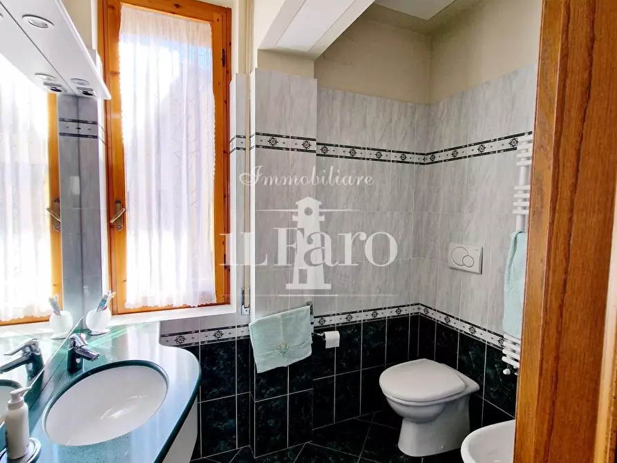 Immagine 34 di Porzione di casa in vendita  a Signa