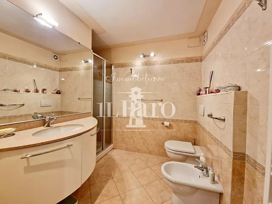 Immagine 65 di Porzione di casa in vendita  a Signa