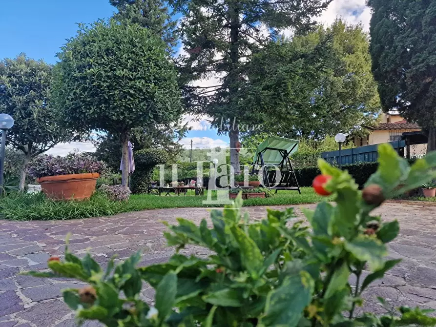 Immagine 4 di Porzione di casa in vendita  a Signa