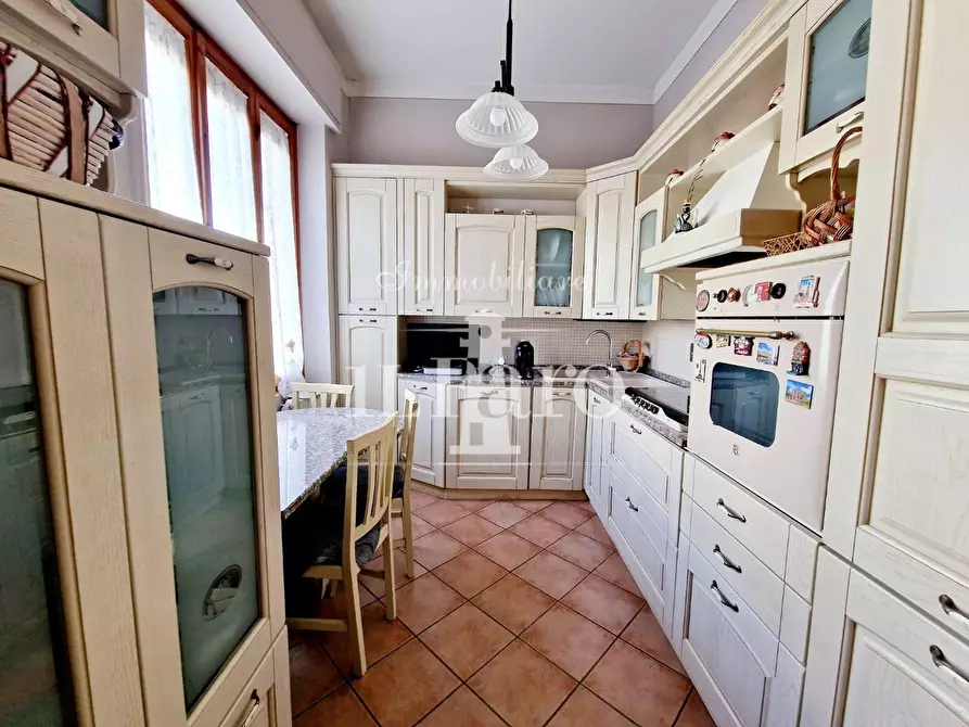 Immagine 56 di Porzione di casa in vendita  a Signa