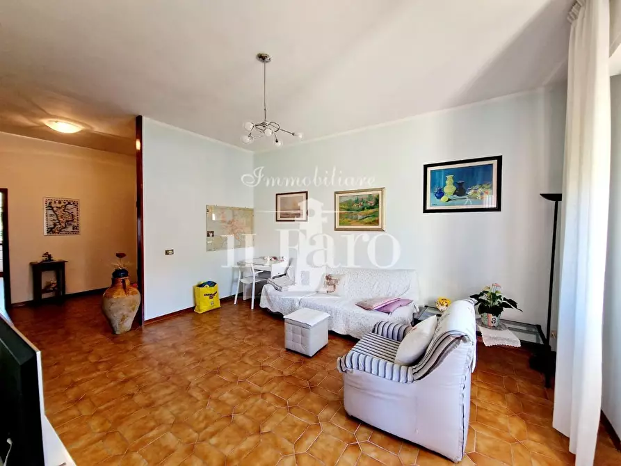 Immagine 2 di Appartamento in vendita  a Campi Bisenzio