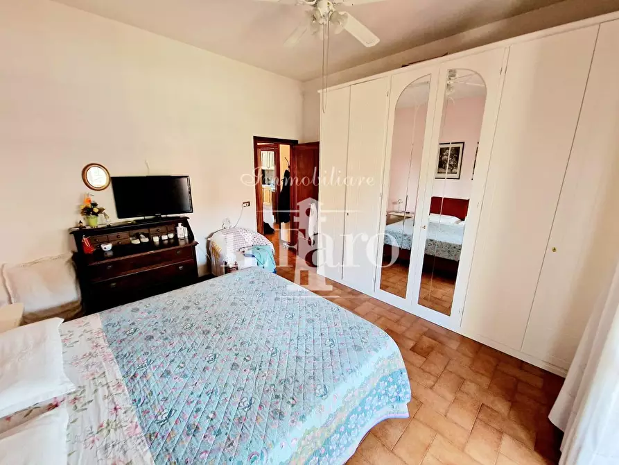 Immagine 18 di Appartamento in vendita  a Campi Bisenzio