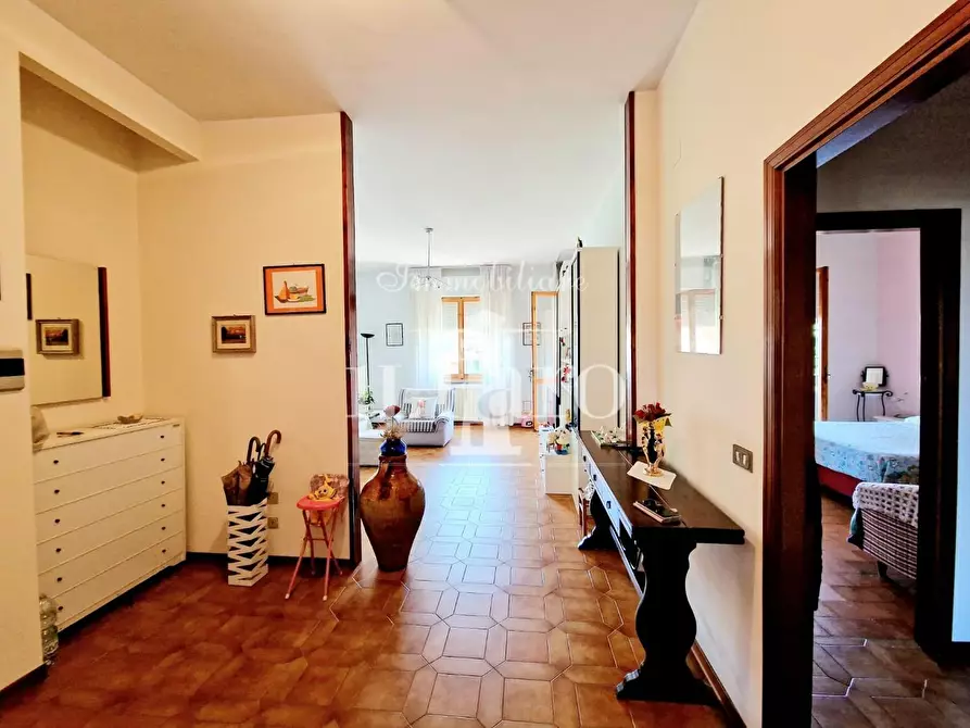 Immagine 6 di Appartamento in vendita  a Campi Bisenzio