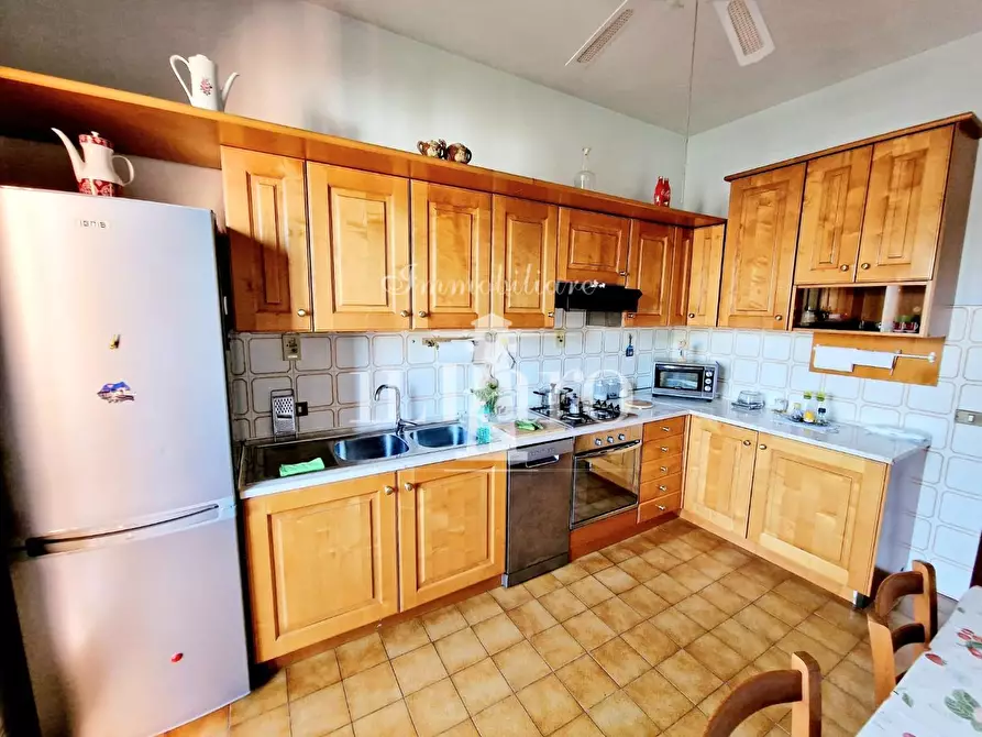 Immagine 9 di Appartamento in vendita  a Campi Bisenzio