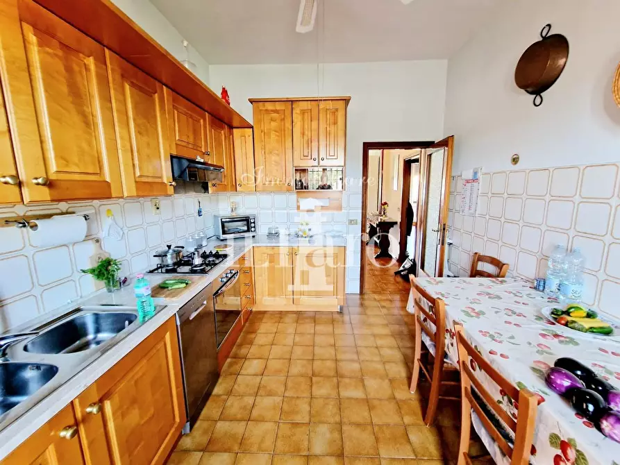 Immagine 7 di Appartamento in vendita  a Campi Bisenzio