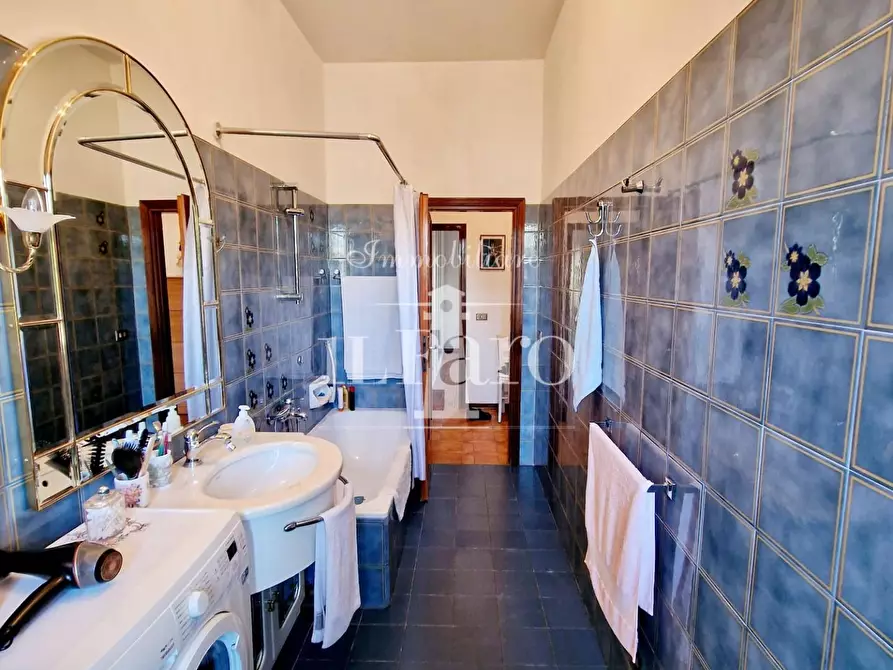 Immagine 25 di Appartamento in vendita  a Campi Bisenzio