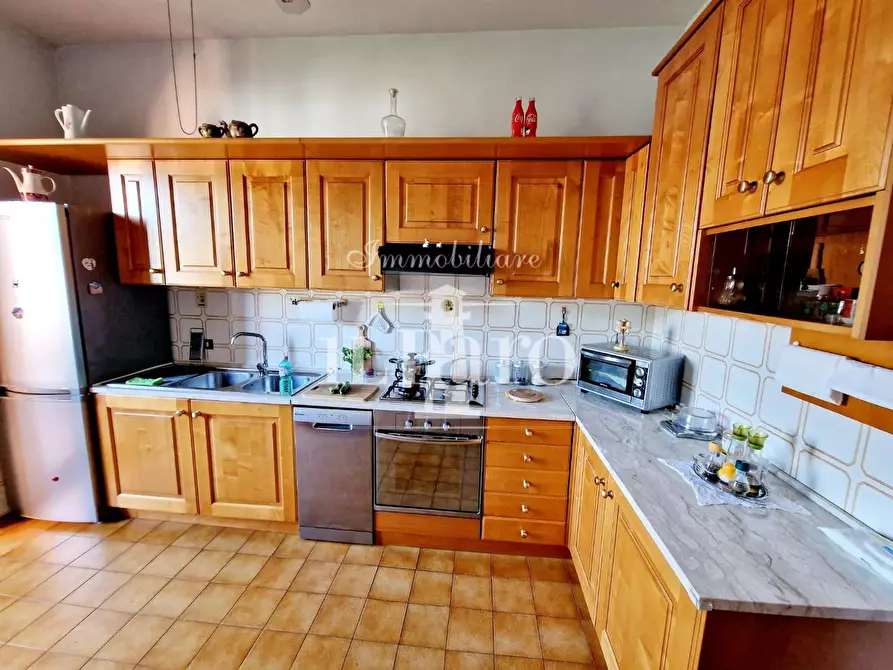 Immagine 11 di Appartamento in vendita  a Campi Bisenzio