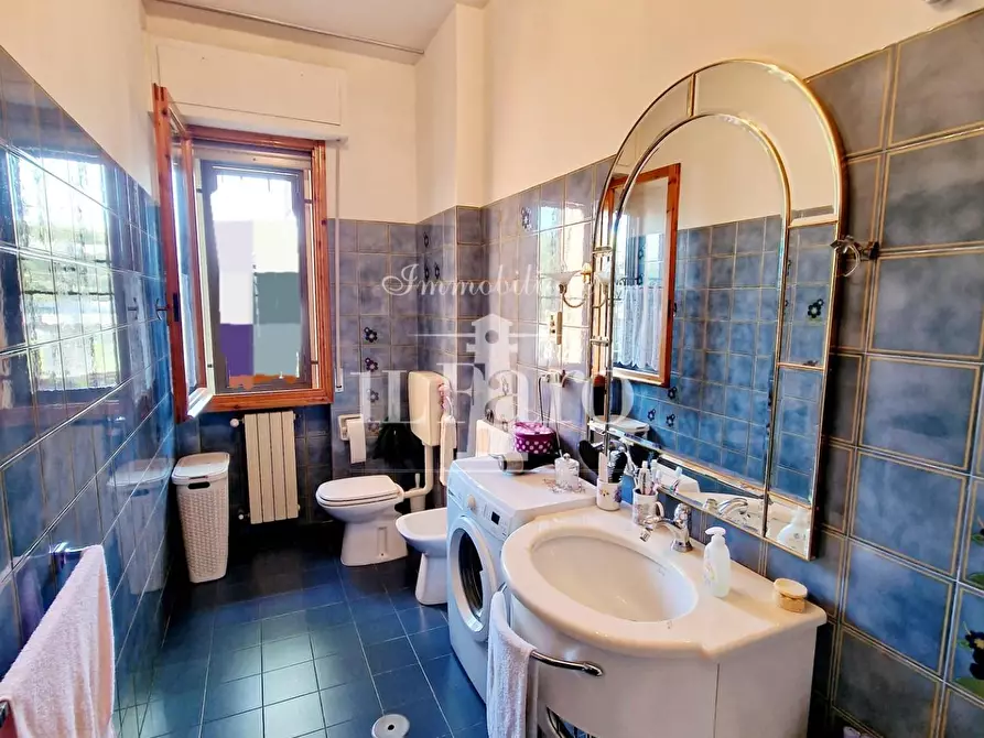 Immagine 24 di Appartamento in vendita  a Campi Bisenzio