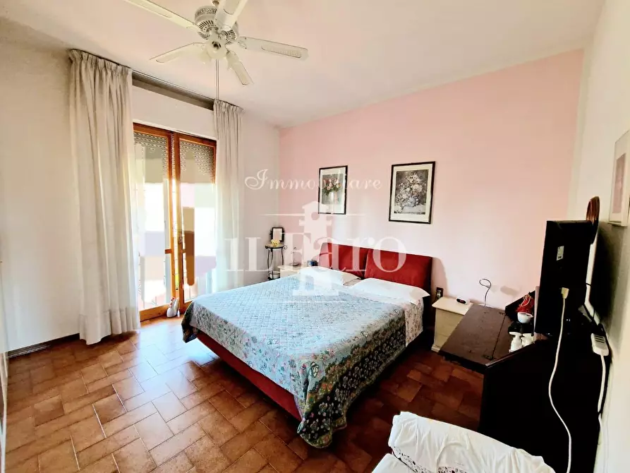 Immagine 16 di Appartamento in vendita  a Campi Bisenzio