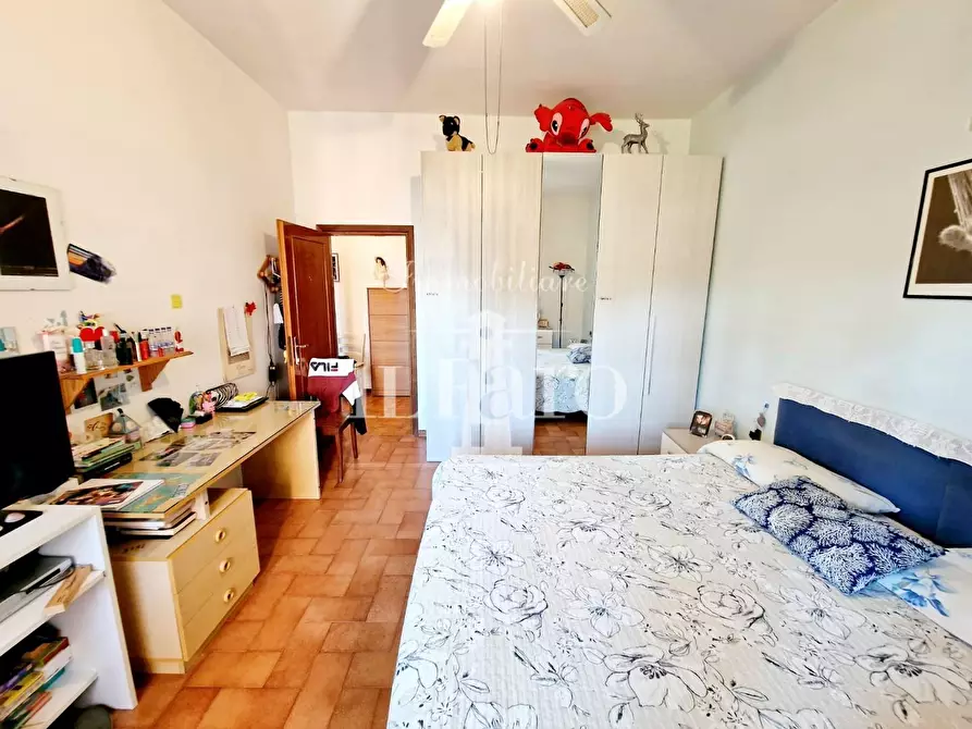 Immagine 21 di Appartamento in vendita  a Campi Bisenzio