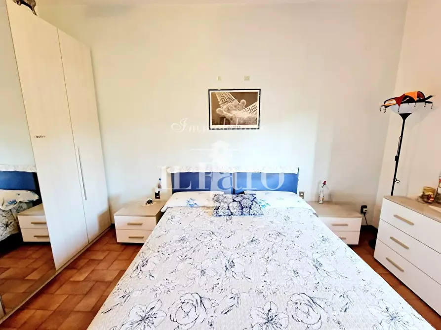 Immagine 23 di Appartamento in vendita  a Campi Bisenzio