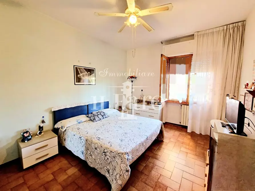 Immagine 22 di Appartamento in vendita  a Campi Bisenzio