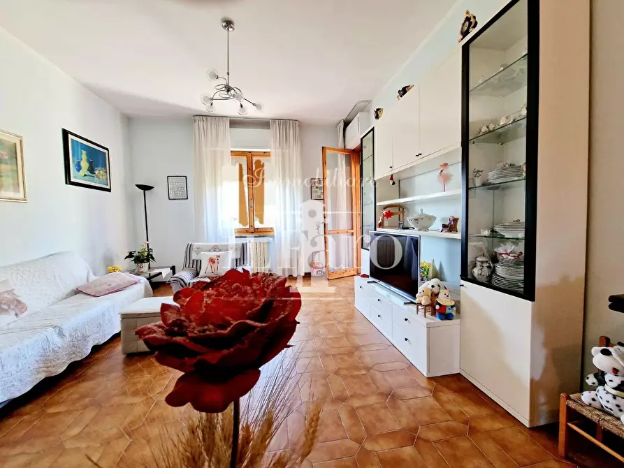 Immagine 1 di Appartamento in vendita  a Campi Bisenzio