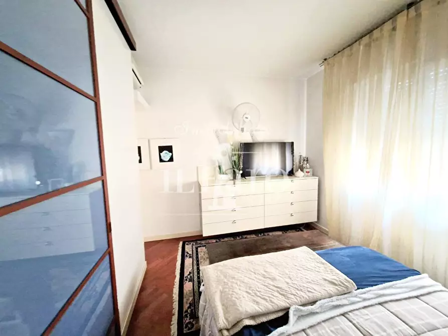 Immagine 17 di Appartamento in vendita  a Campi Bisenzio