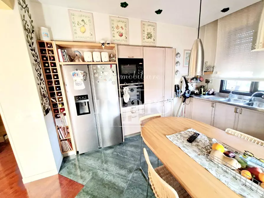 Immagine 8 di Appartamento in vendita  a Campi Bisenzio